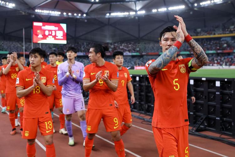 世预赛中国队负于韩国队 张琳芃迎百场里程碑